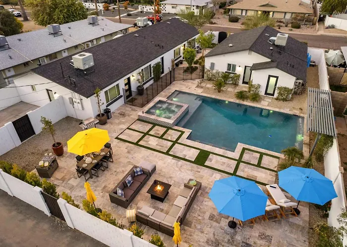 Montecito Luxe - 3-villa Retreat With Pool Courtyard Holiday home *