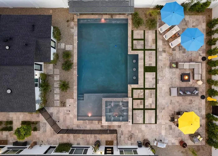 Montecito Luxe - 3-villa Retreat With Pool Courtyard Holiday home *