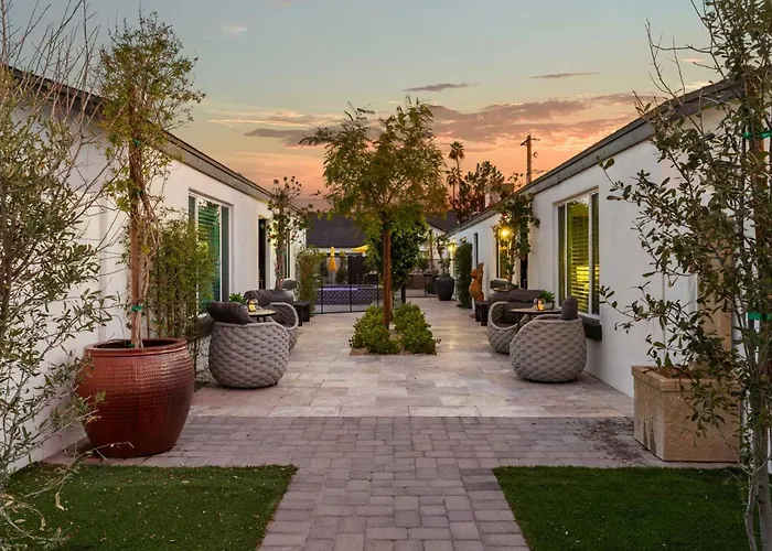 Montecito Luxe - 3-villa Retreat With Pool Courtyard Holiday home Phoenix