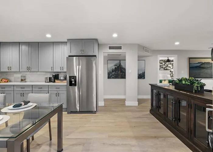 Montecito Luxe - 3-villa Retreat With Pool Courtyard Holiday home *