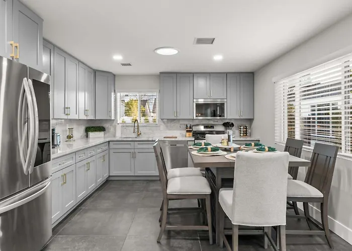 Holiday home Montecito Luxe - 3-villa Retreat With Pool Courtyard