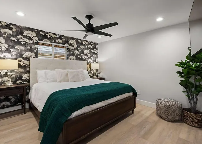 Montecito Luxe - 3-villa Retreat With Pool Courtyard Holiday home *