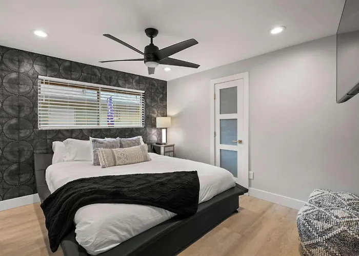 Holiday home Montecito Luxe - 3-villa Retreat With Pool Courtyard